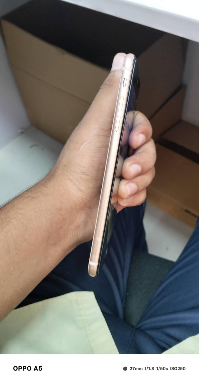 Apple iPhone 8 Plus 2