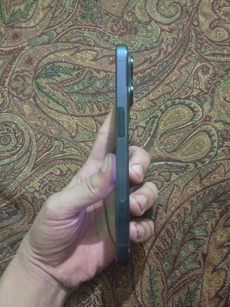 Apple iPhone 15 Pro 1