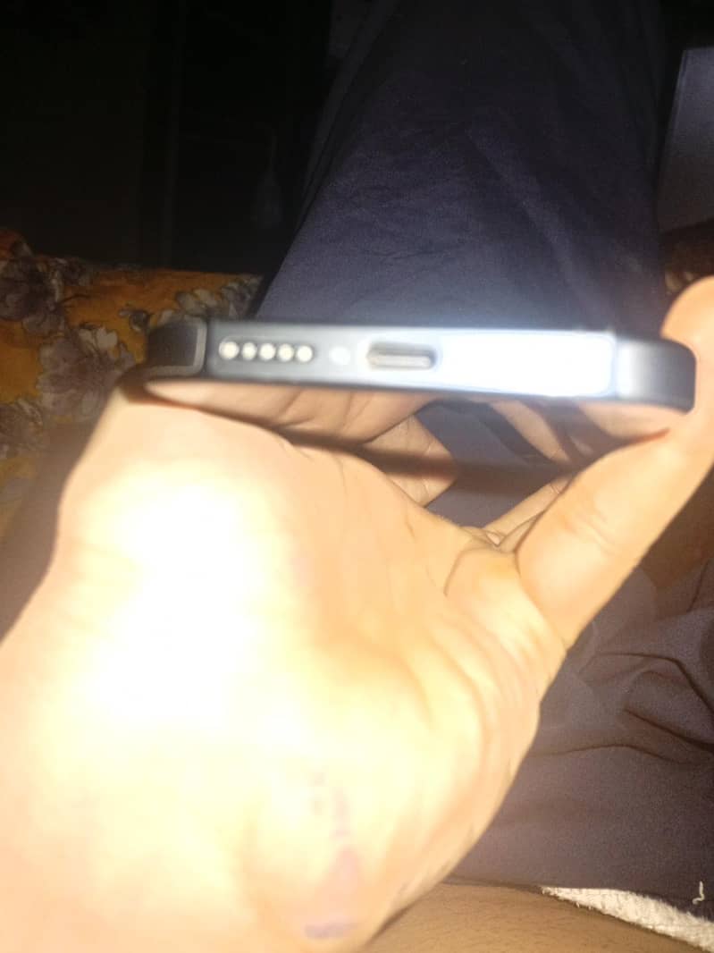 Apple iPhone 15 Pro 2