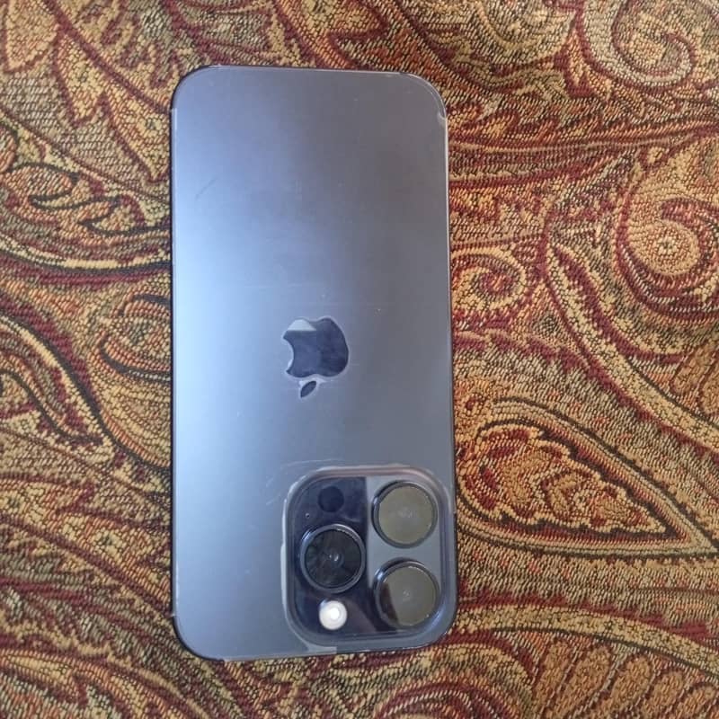Apple iPhone 15 Pro 4