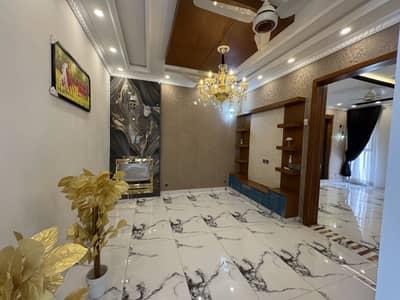 2 bed luxury Family Penthouse apartment For rent hot location