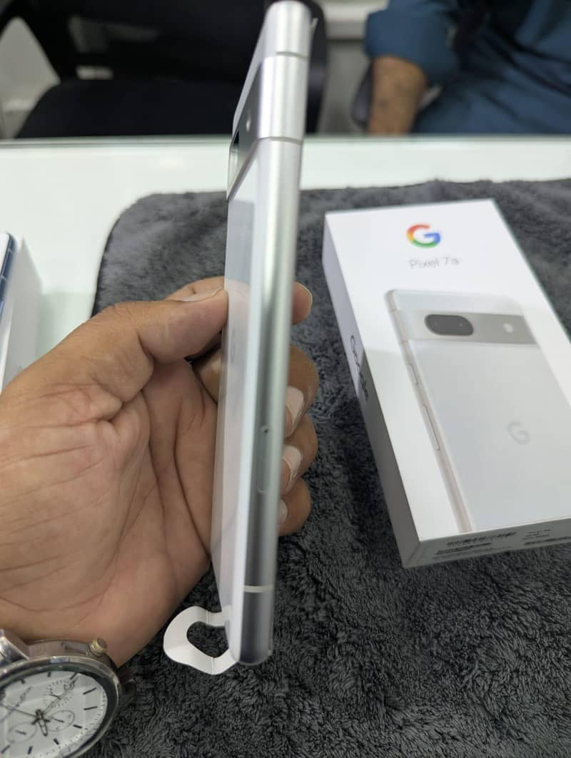 Google Pixel 7a 4