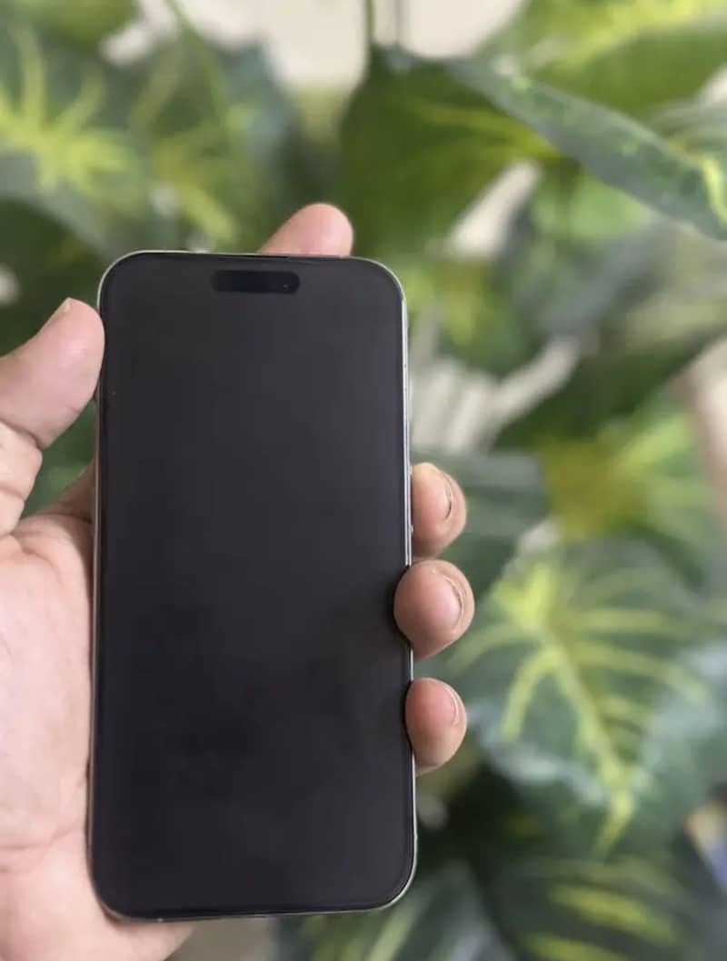 Apple iPhone 15 Pro 2