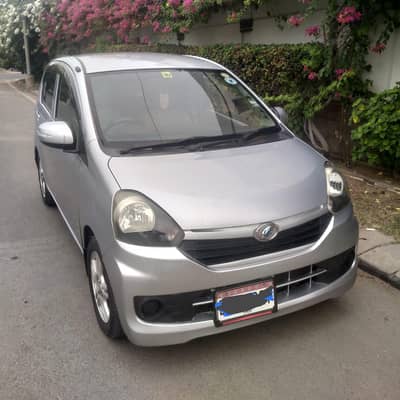 Daihatsu Mira 2011