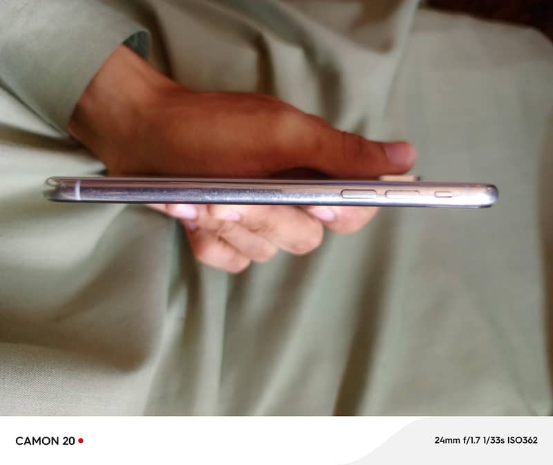 Apple iPhone X 3