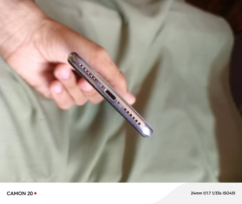 Apple iPhone X 5