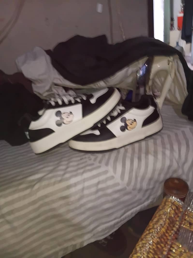 sneakers 3