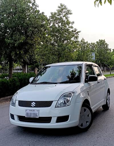 Suzuki Swift DX Navigation 2012 (03339250963)