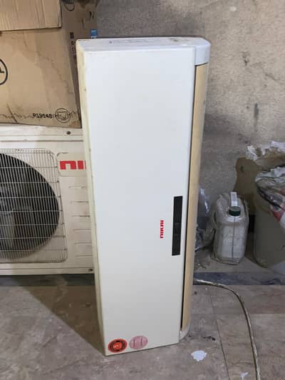 USED AC FOR SALE WORKS 1. ,5 TON NON INVERTER