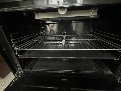 Crown 5 Burner Gas n Electric Cooking Range almost new