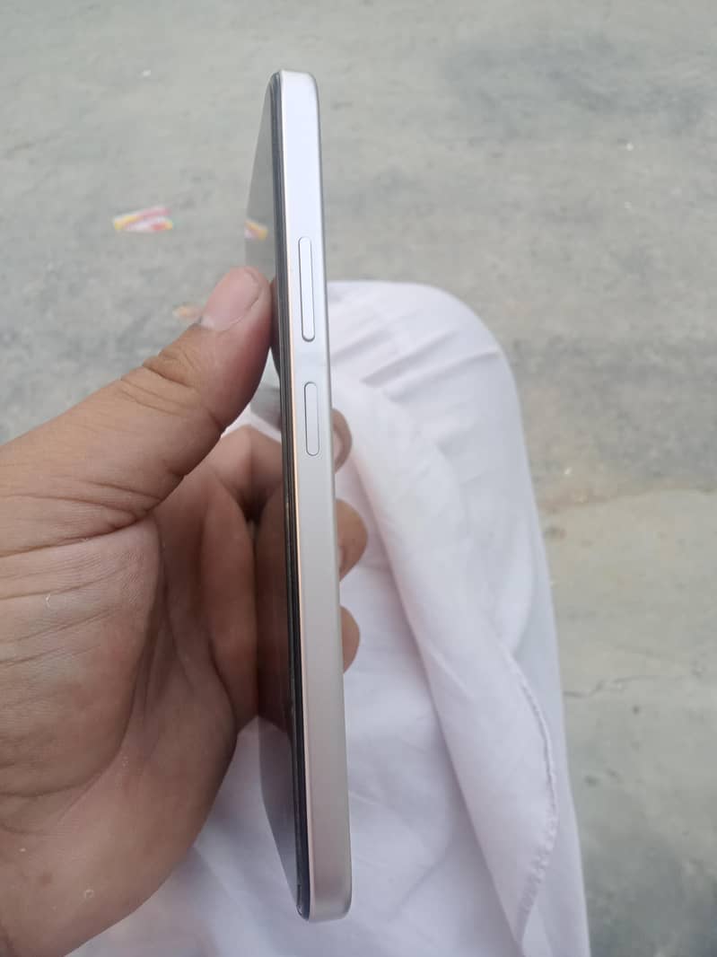 OPPO A6 1