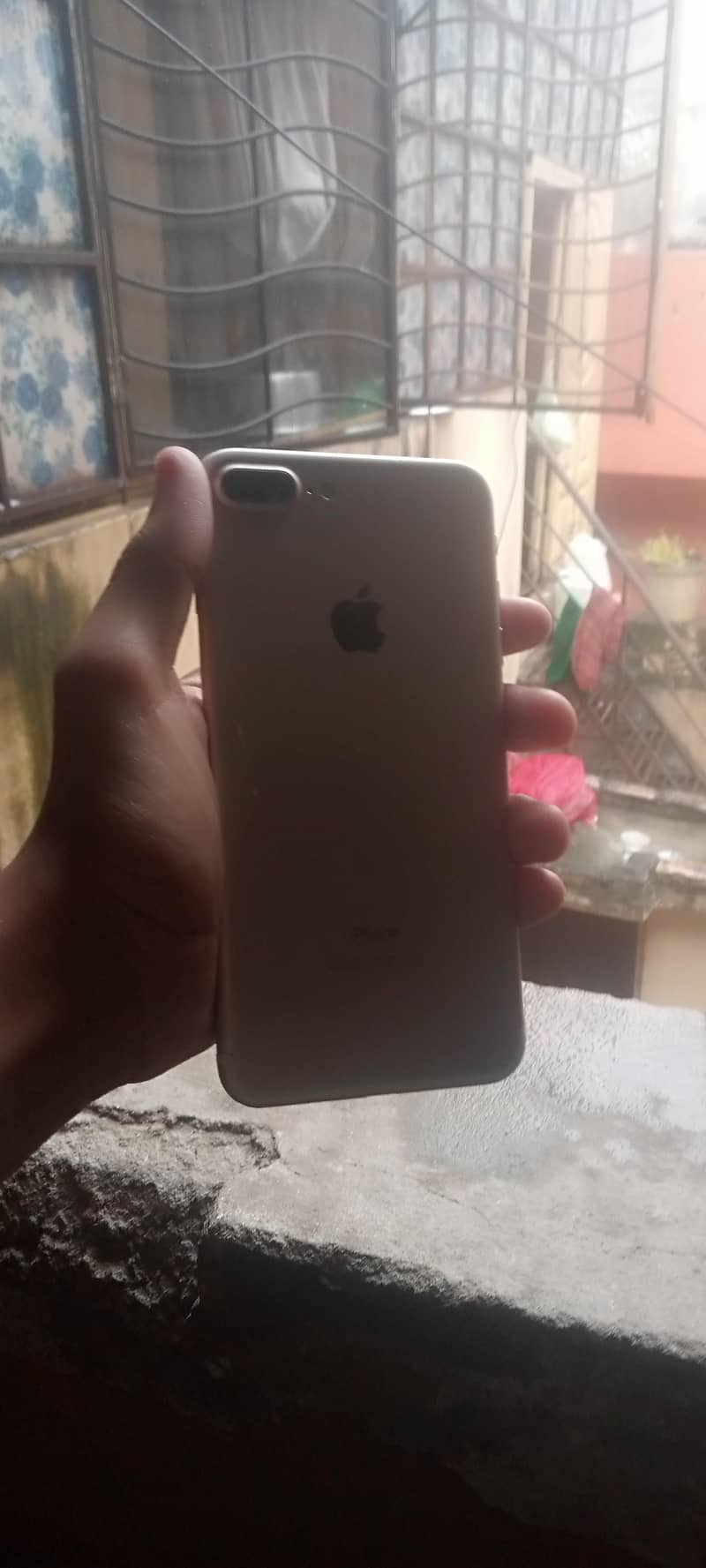Apple iPhone 7 Plus 1