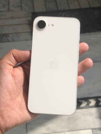 Apple iPhone 16e