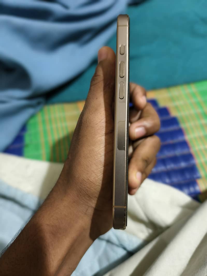 iPhone 16 pro jv 2