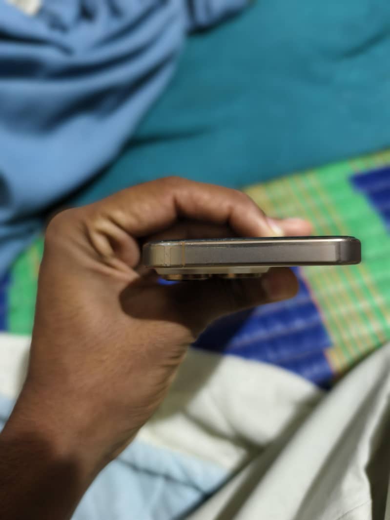 iPhone 16 pro jv 3