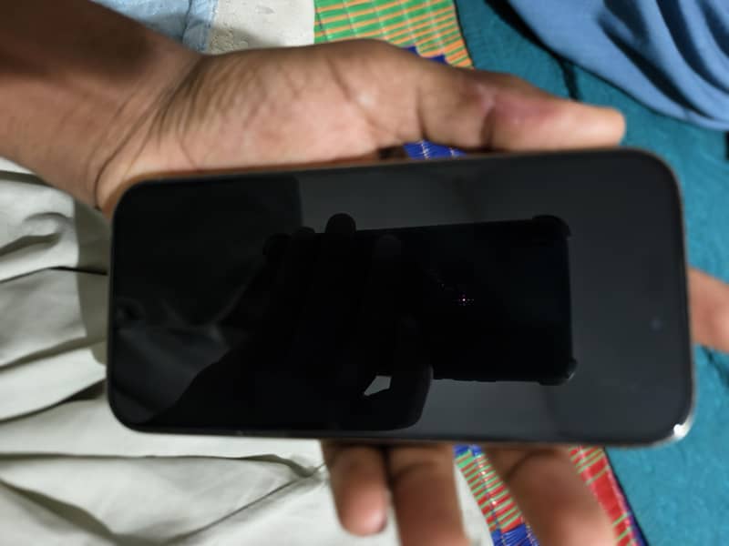 iPhone 16 pro jv 4