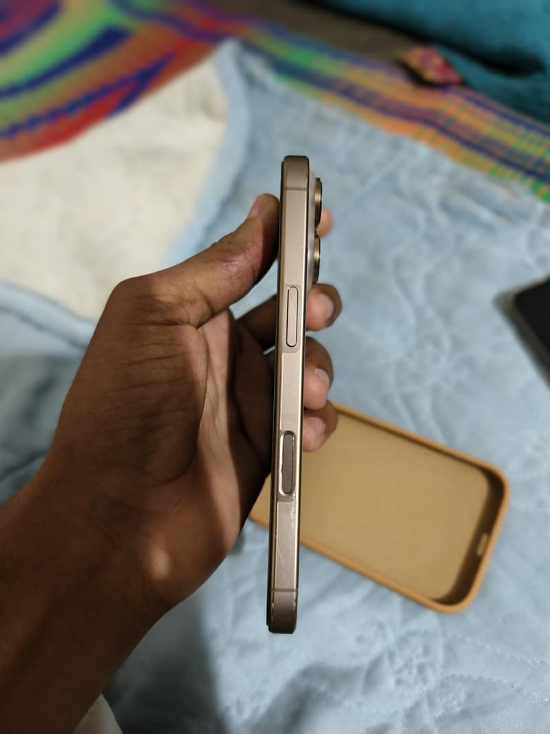 iPhone 16 pro jv 7
