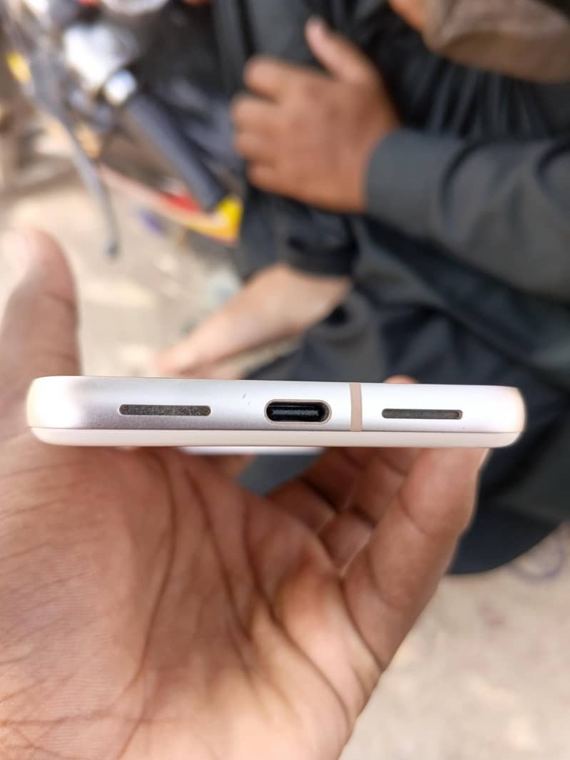 Google Pixel 8 1