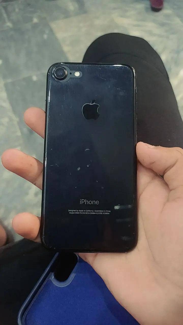Apple iPhone 7 1