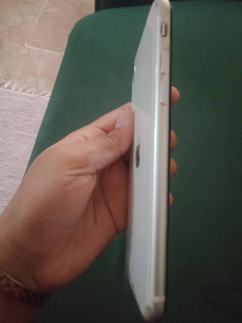 Apple iPhone SE 3