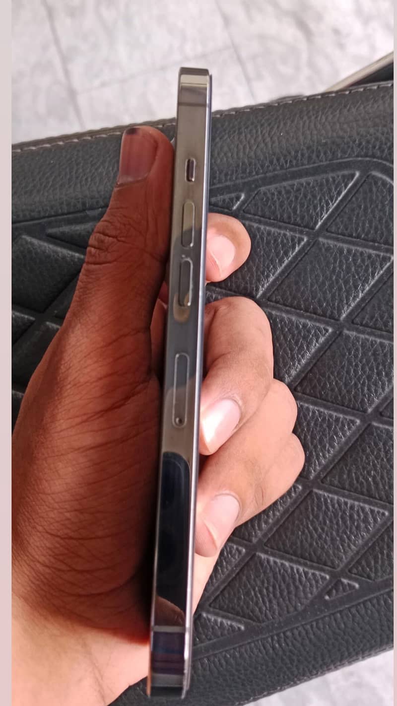 Apple iPhone 13 Pro 1