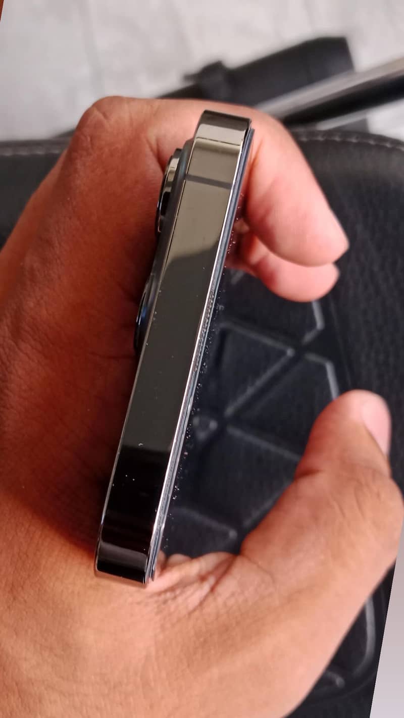 Apple iPhone 13 Pro 2