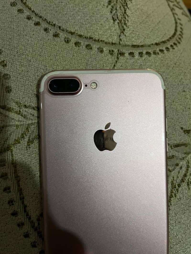 Apple iPhone 7 Plus 3