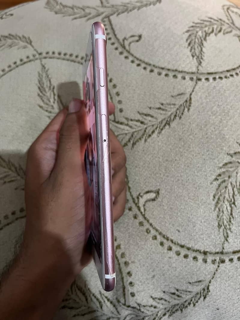 Apple iPhone 7 Plus 4