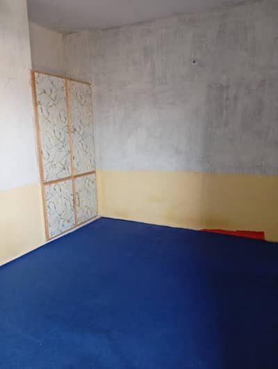 1 FURNISHED ROOM AVAILABLE FOR RENT AT THE UMT UNIVERSITY ORIGINAL PICS ALL FACILITIES AVAILABLE NEW WHITE WASH INSTALL IN ROOM