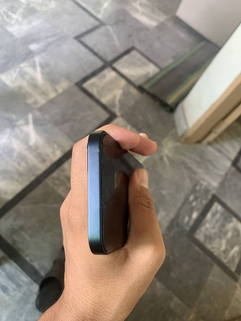 Apple iPhone 13 3