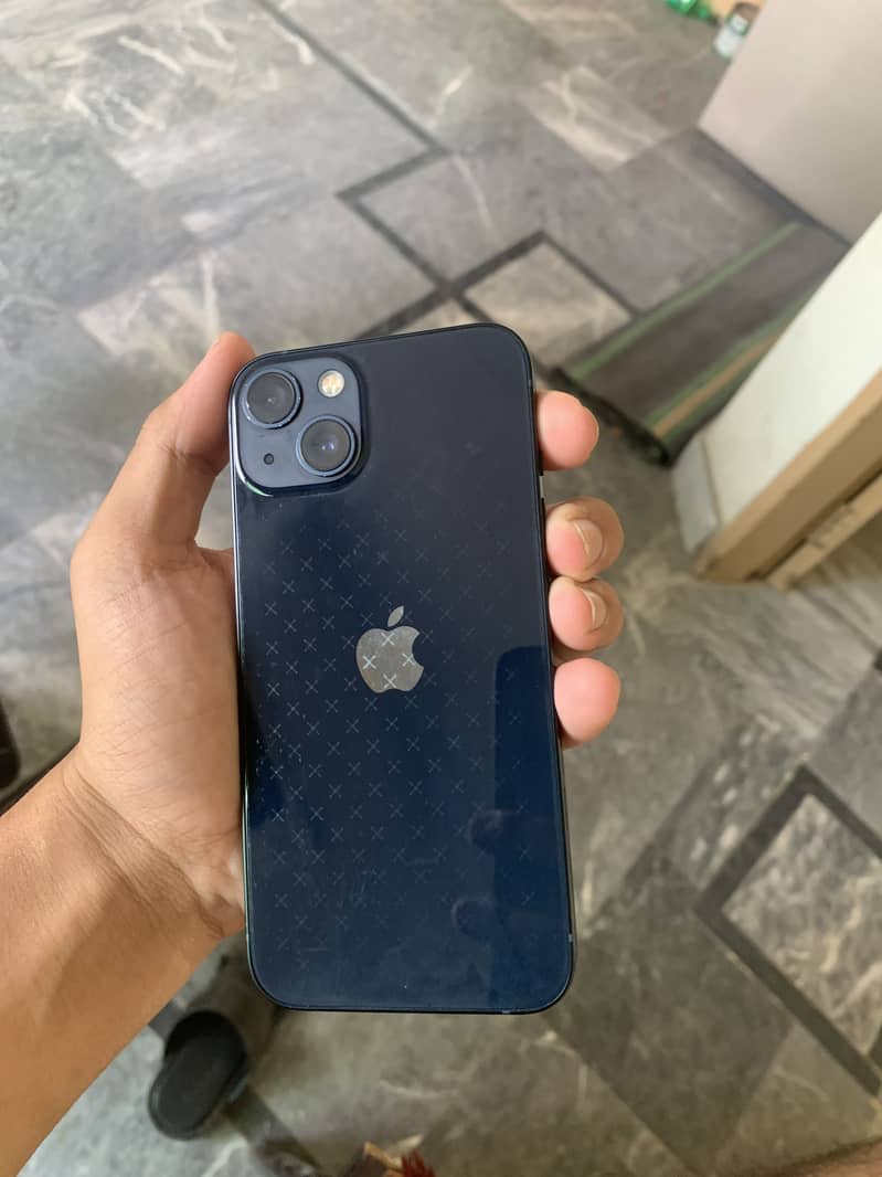 Apple iPhone 13 4