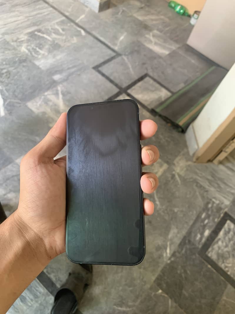 Apple iPhone 13 5