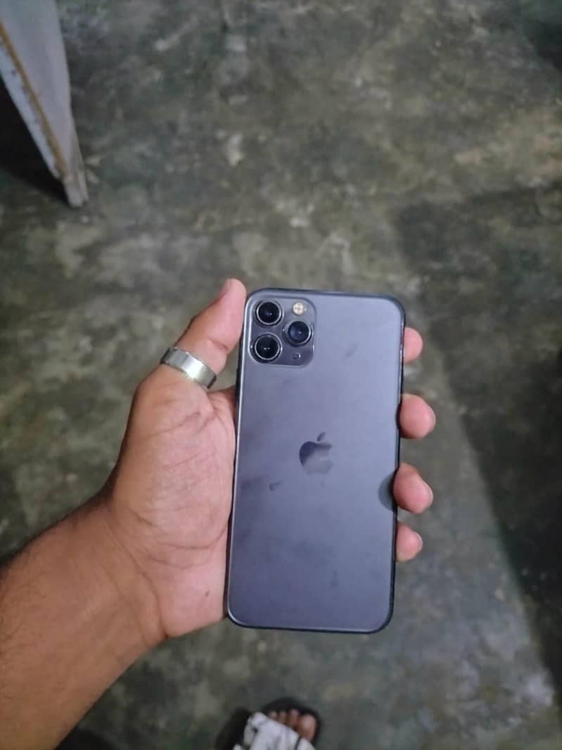 Apple iPhone 11 Pro 1