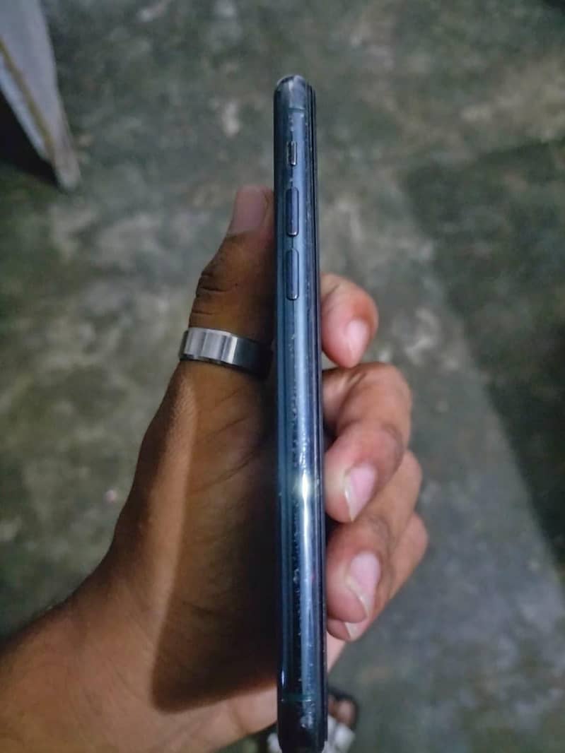 Apple iPhone 11 Pro 3