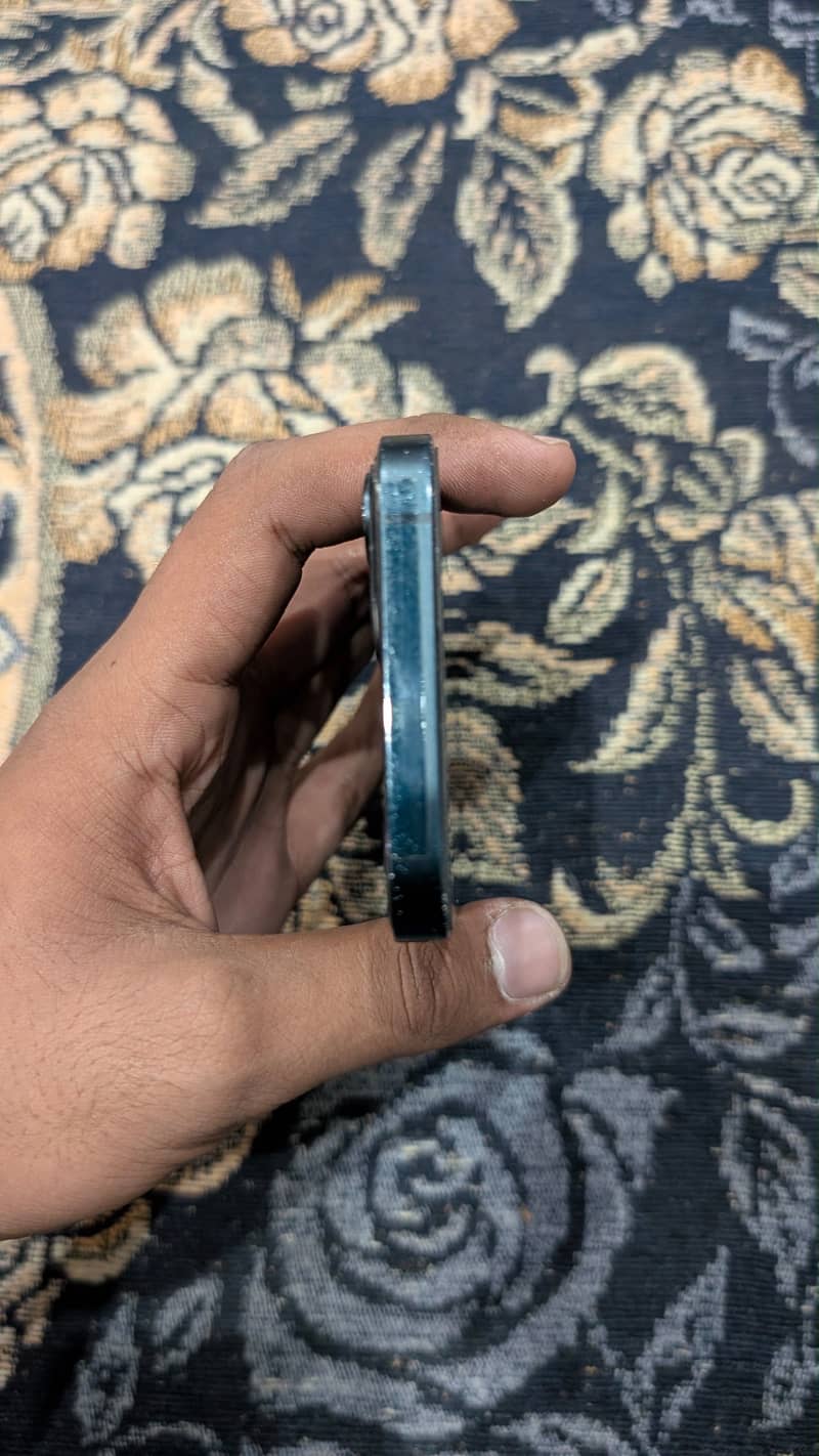 iPhone 13 1