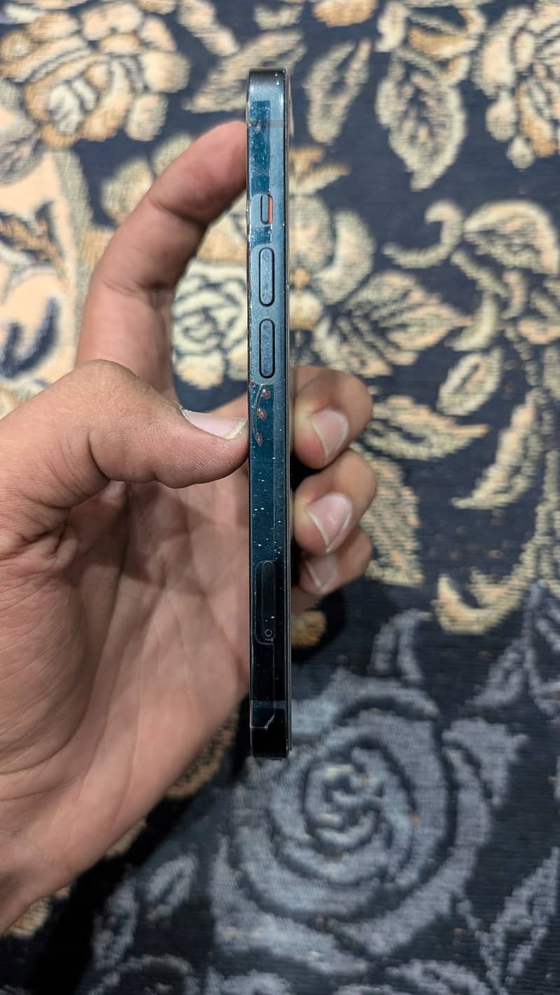 iPhone 13 5