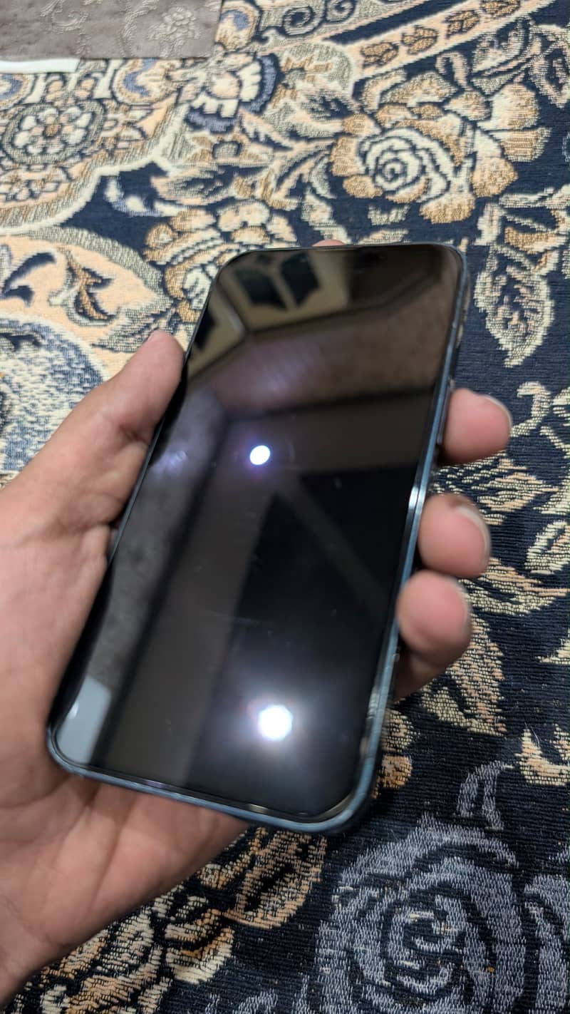 iPhone 13 9
