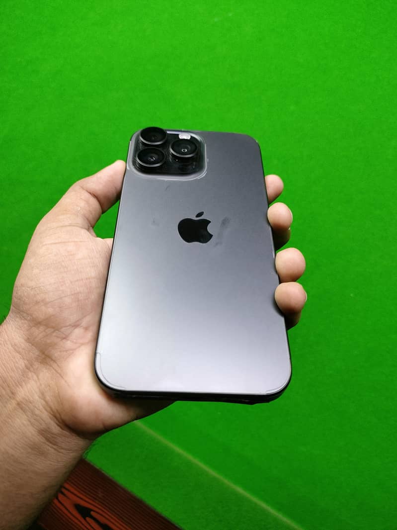 Iphone 16 pro max 1
