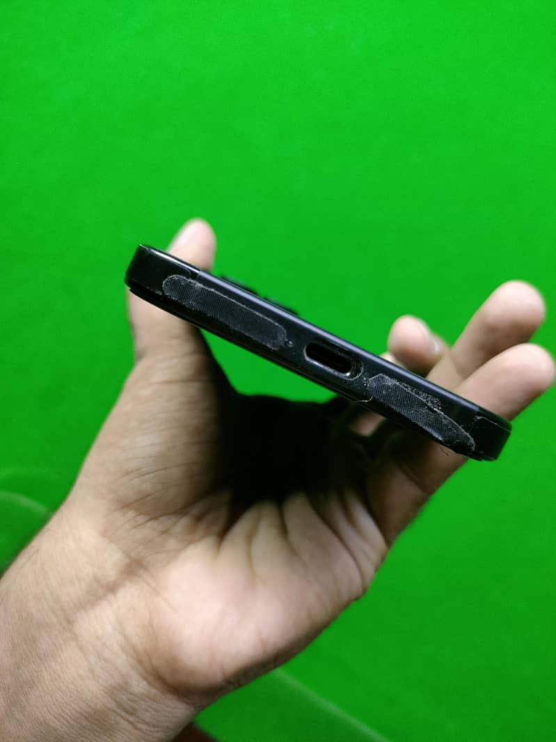 Iphone 16 pro max 3