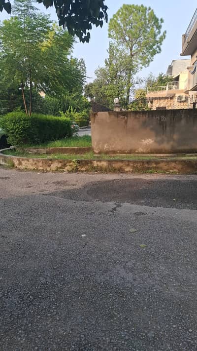 ## 3200 Sq. Ft. Corner House for Sale G-9/1, Islamabad