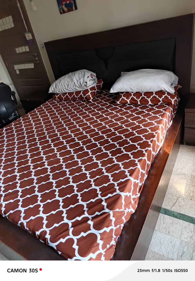 bed set with side table and dressing table 2