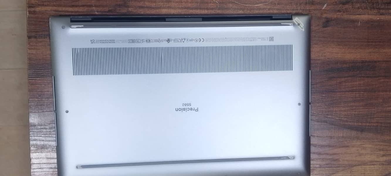 Dell precision 5560 3