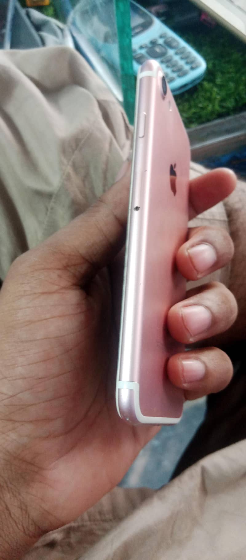 Apple iPhone 7 1