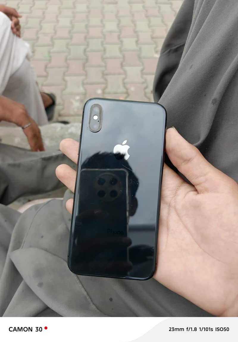 Apple iPhone X 3