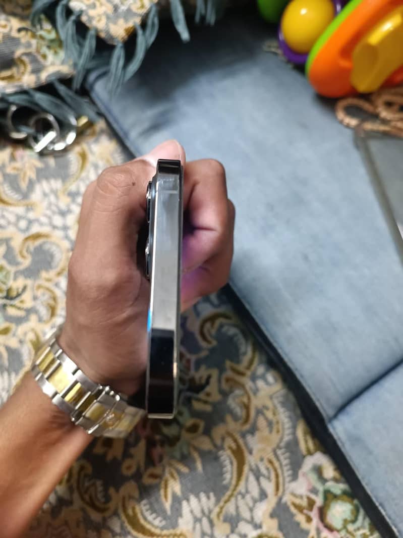 Apple iPhone 12 Pro Max 2