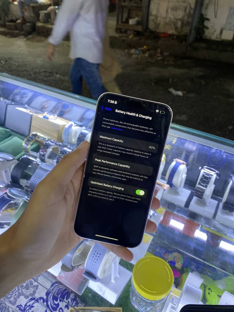 Apple iPhone 13 5