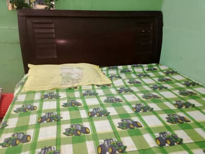 Bed with metress
