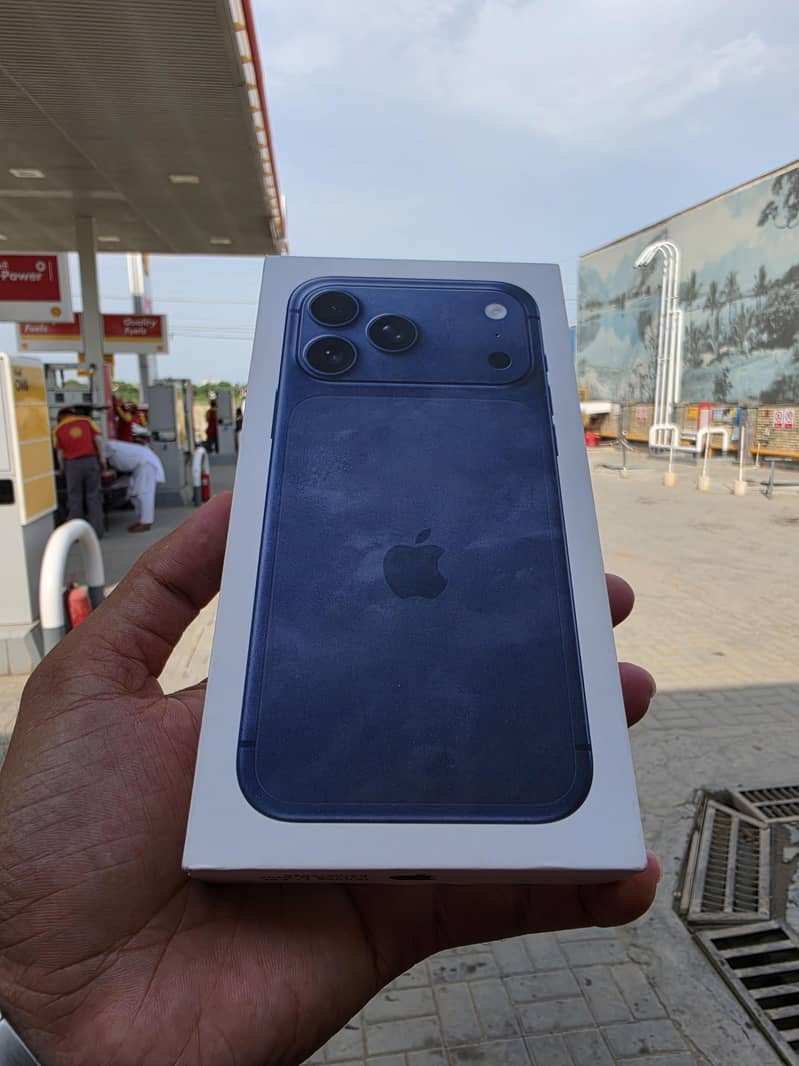 Apple iPhone 17 Pro Max 0