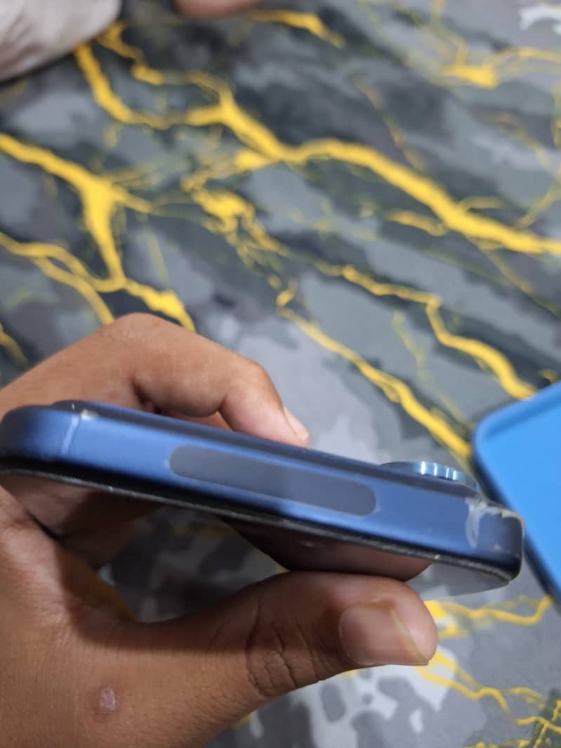 Apple iPhone 17 Pro Max 4