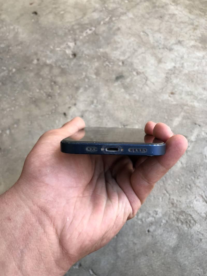 Apple iPhone 12 5